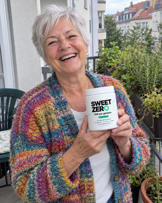 Frau auf dem Balkon mit Sweet Zero